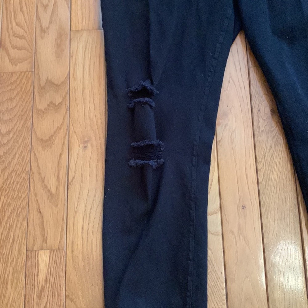 HUE Distressed Jeans (Black) - Picture 5 of 13